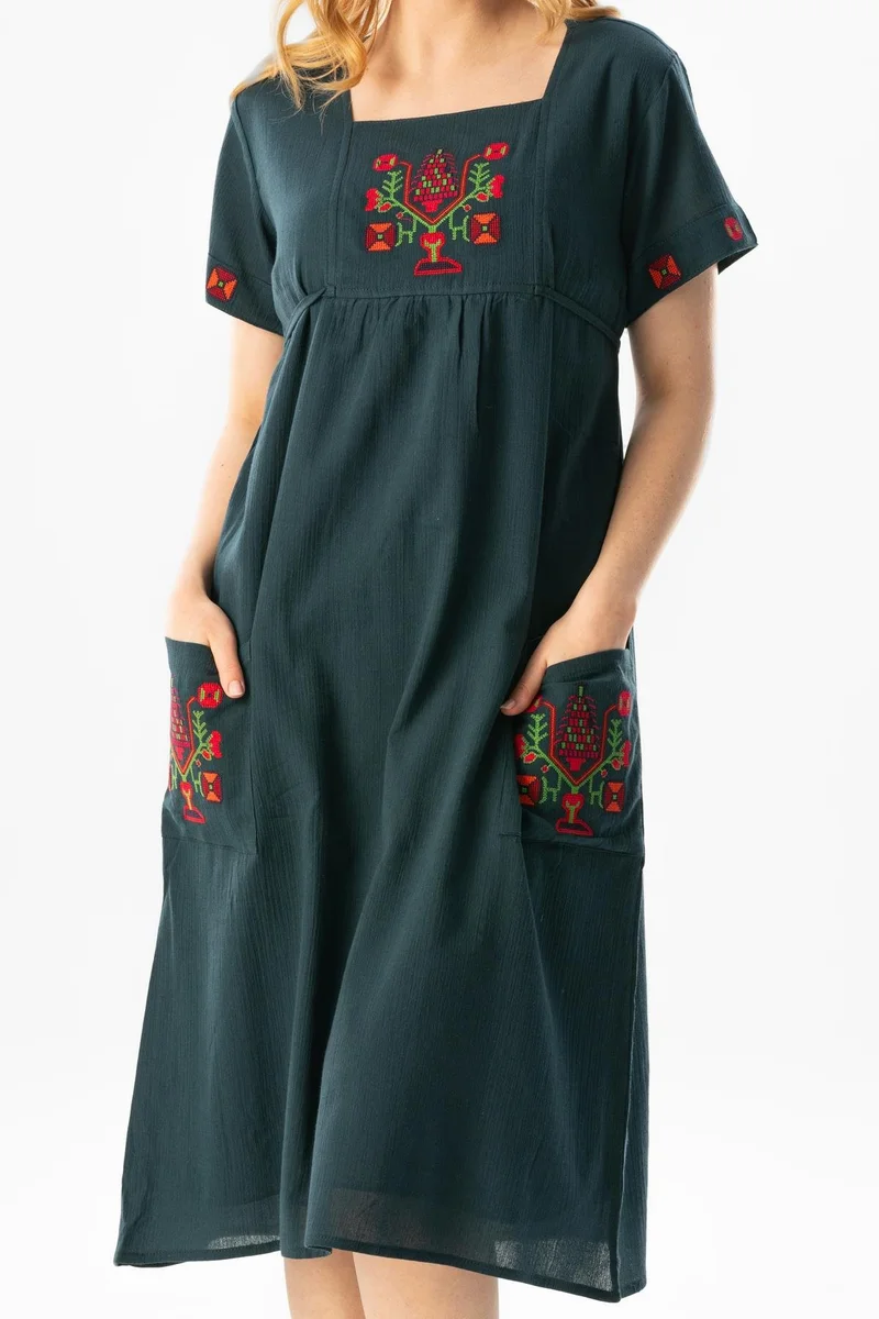 اليش شيل بيزي Embroidered Pocket Dress