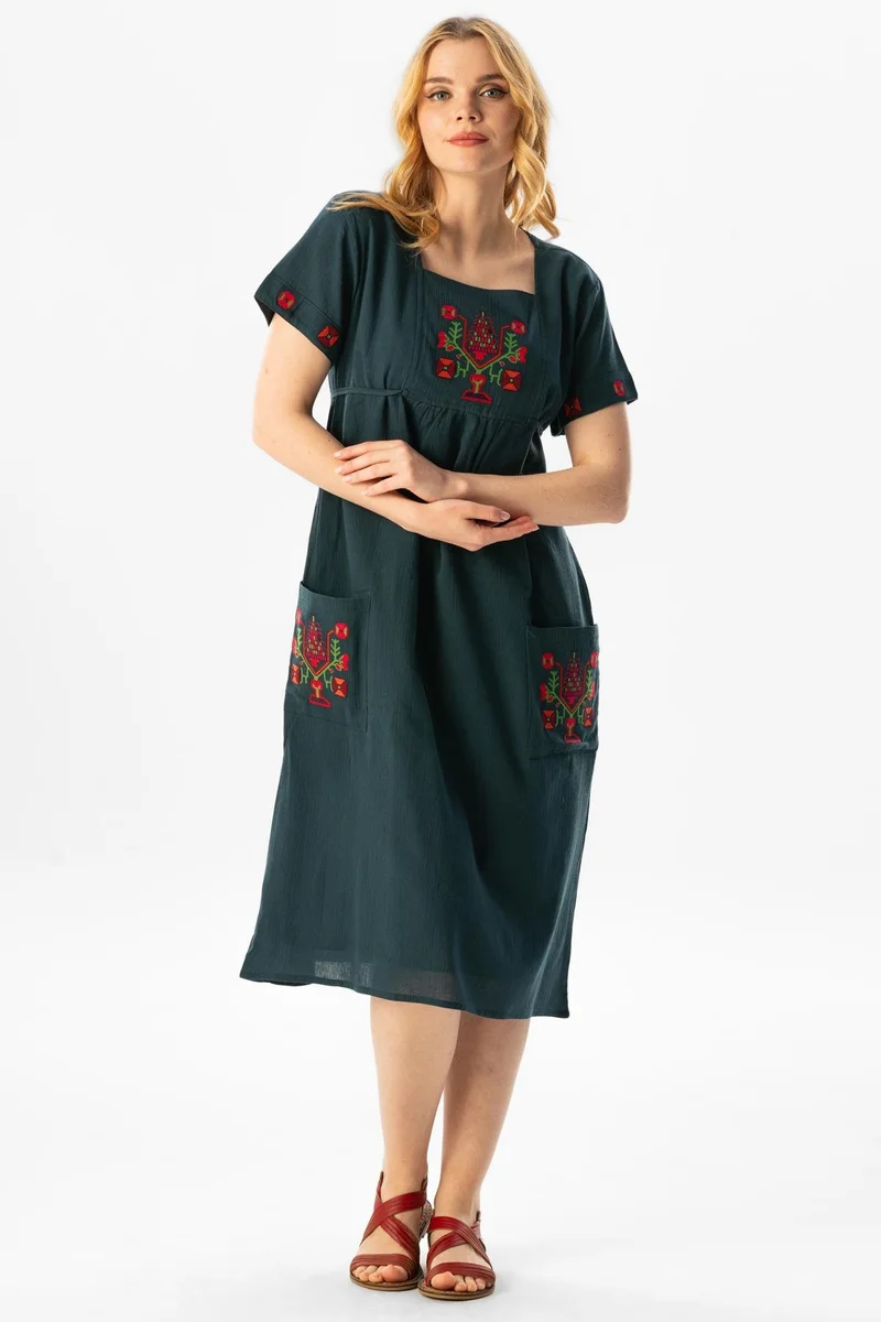 اليش شيل بيزي Embroidered Pocket Dress