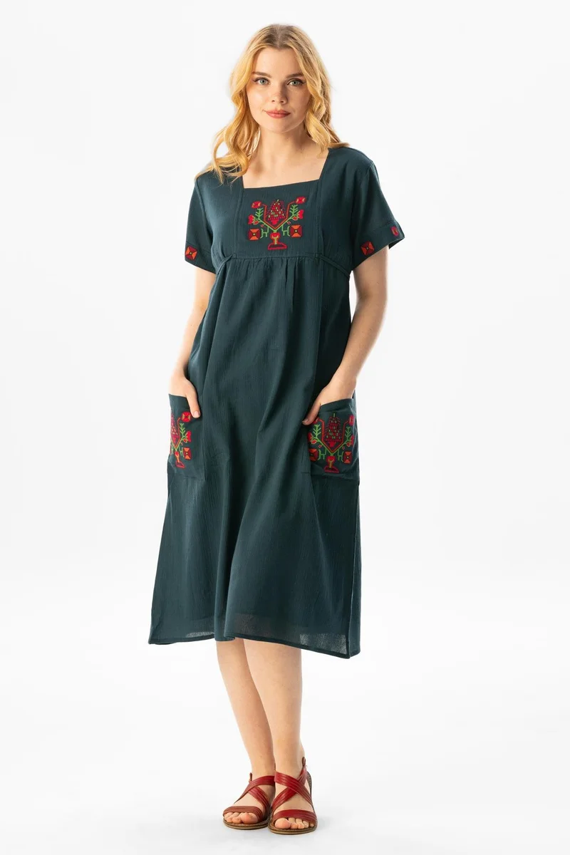 اليش شيل بيزي Embroidered Pocket Dress