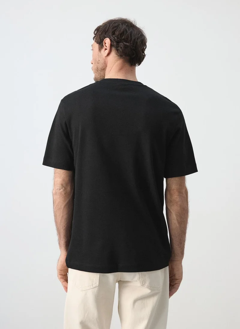 Mango Man 99-NEGRO Regular Fit T-Shirt 200Gsm for Men | Best Price UAE