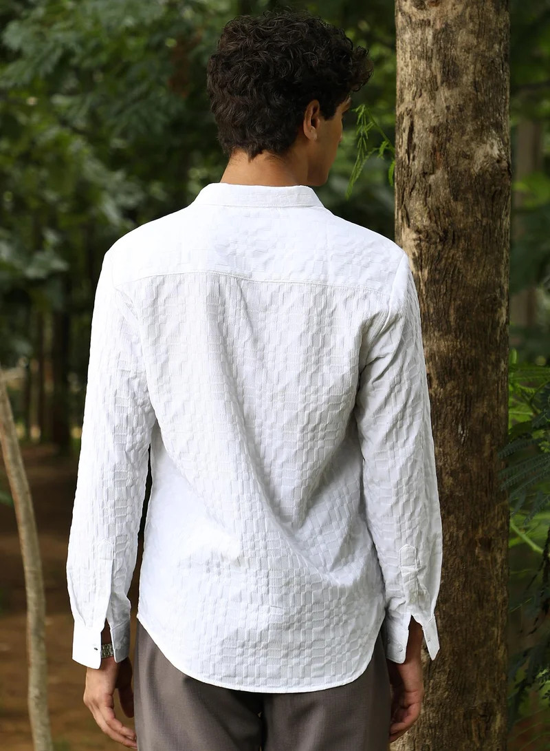 Campus Sutra Campus Sutra Men Tactile-Gridora Shirt | Spread Collar Long Cuffed Sleeves | Button Closure Curved Hem | Solid Textured | Woven Fabric For Casual & Office Wear | Daisy White