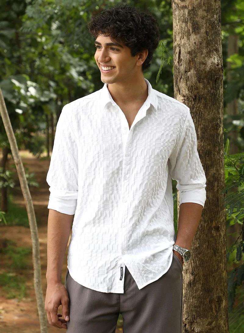 كامبوس سوترا Campus Sutra Men Tactile-Gridora Shirt | Spread Collar Long Cuffed Sleeves | Button Closure Curved Hem | Solid Textured | Woven Fabric For Casual & Office Wear | Daisy White