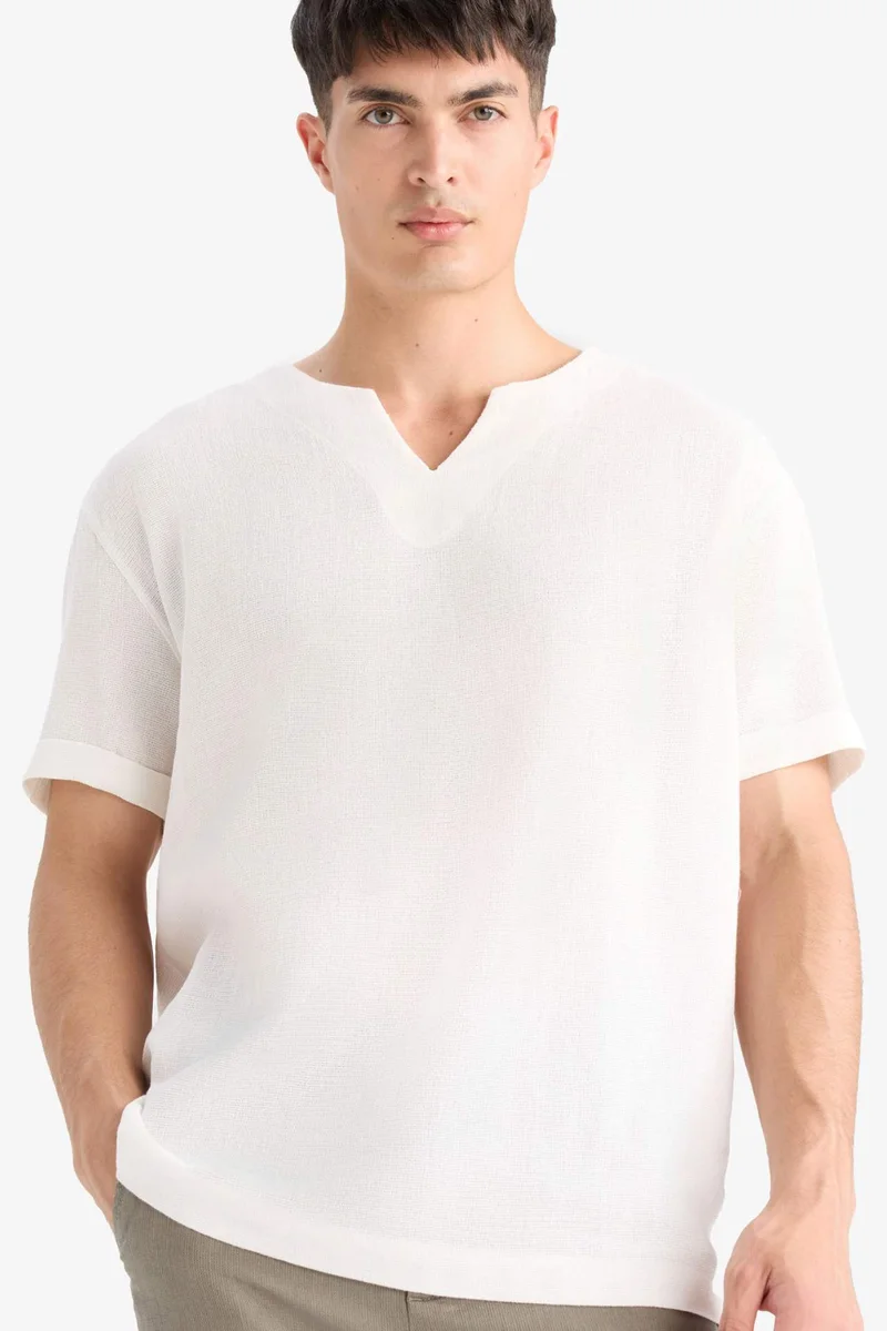ديفاكتو Regular Fit V-Neck Cotton Short Sleeve Shirt
