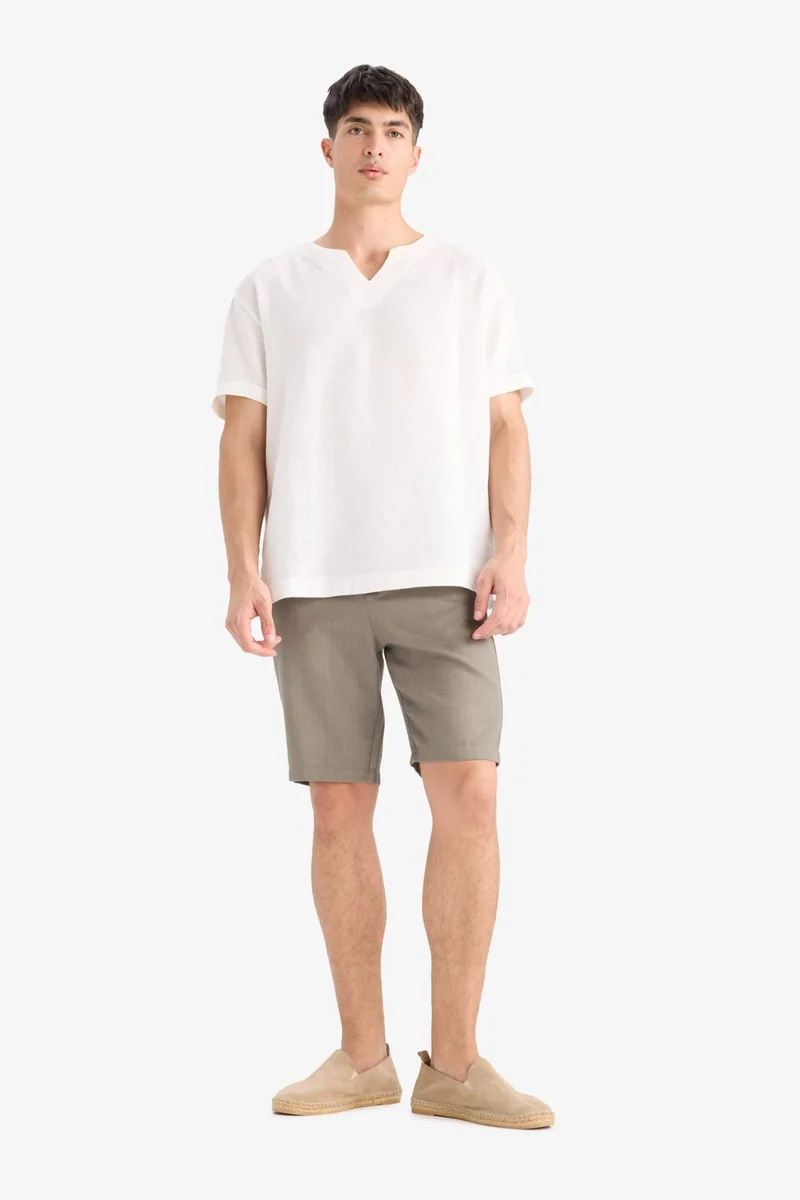 ديفاكتو Regular Fit V-Neck Cotton Short Sleeve Shirt
