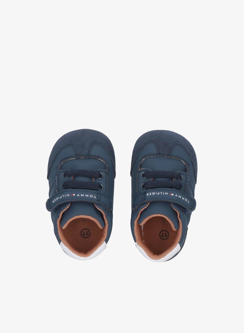 تومي هيلفيغر حذاء رياضي للأطفال برباط لاصق - Image 4