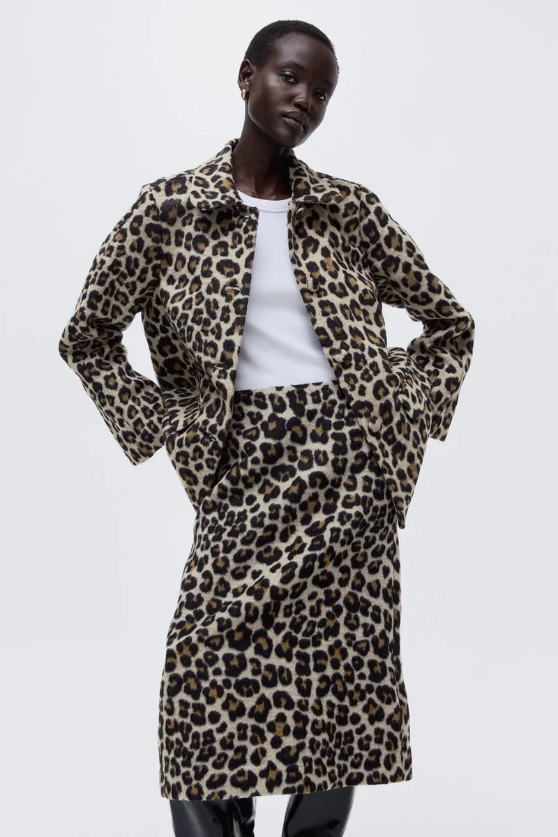 اتش اند ام تنورة ميدي