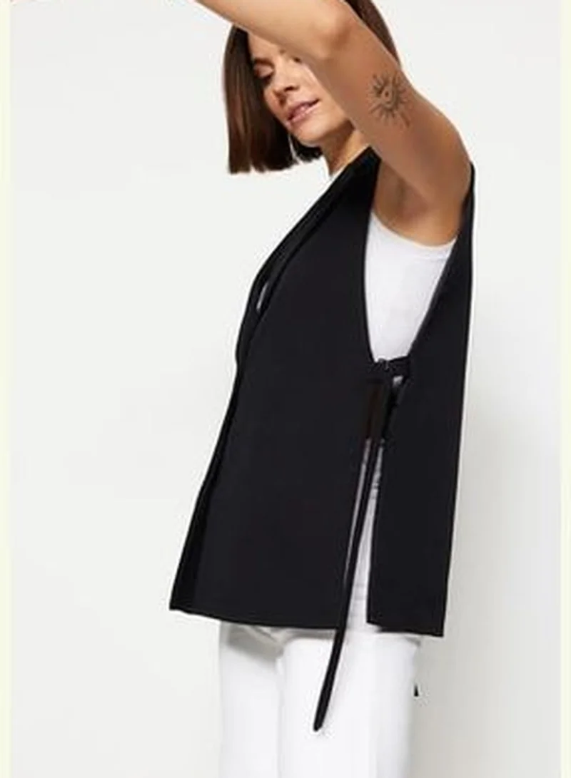 trendyol Black Fitted Woven Vest TWOAW23YE00032