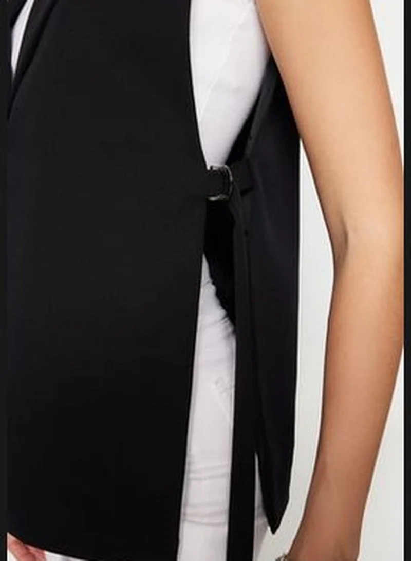 trendyol Black Fitted Woven Vest TWOAW23YE00032