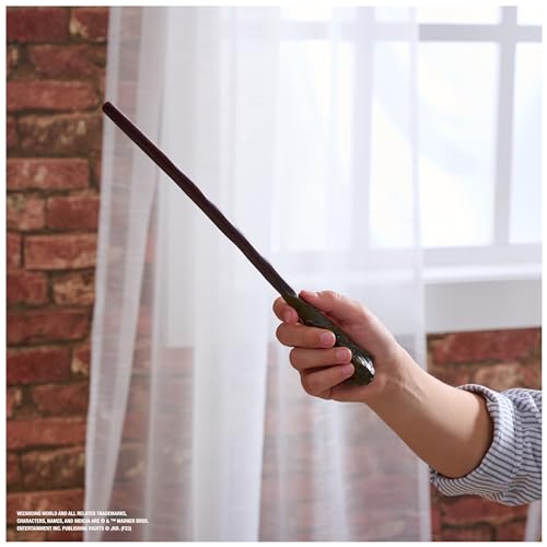 WIZARDING WORLD عالم السحر هاري بوتر، عصا رون ويزلي السحرية بطول 12 بوصة، قاعدة ورمز مصبوب، قطع سحرية، ملحقات لأزياء الهالوين - Image 4