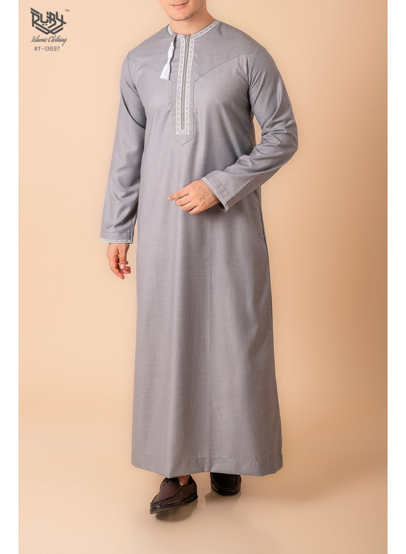 RUBY ISLAMIC CLOTHING LIGHT GREY Omani/Emirati Dishdasha – Men's Omani/Emirati Style Thobe Kandura Classic - Full-Length Long Sleeve Islamic Jubbah - Image 1