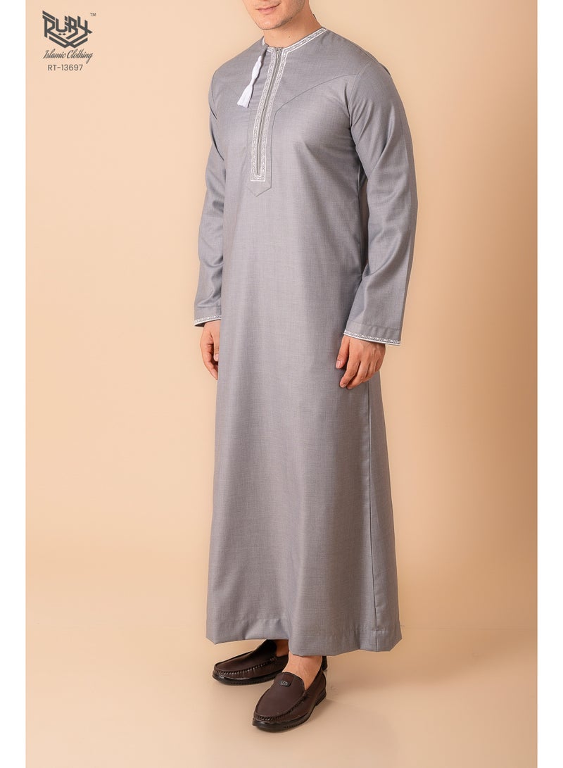 RUBY ISLAMIC CLOTHING LIGHT GREY Omani/Emirati Dishdasha – Men's Omani/Emirati Style Thobe Kandura Classic - Full-Length Long Sleeve Islamic Jubbah - Image 2