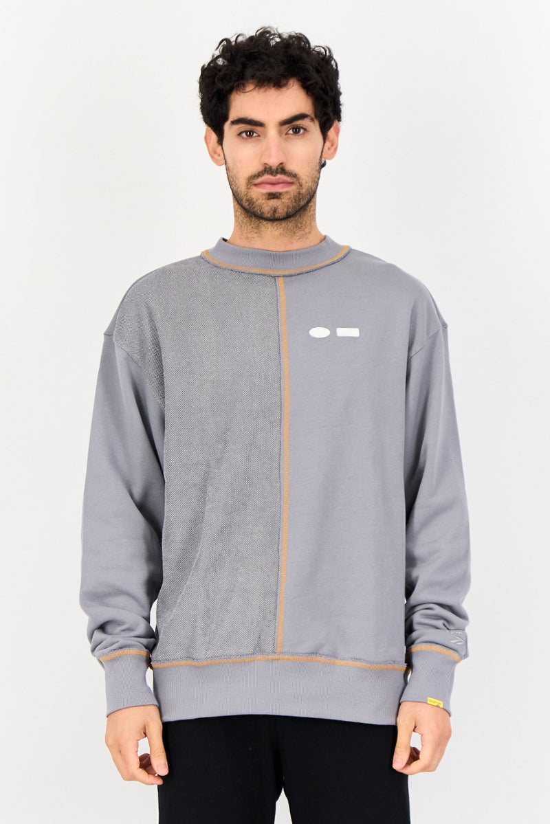 Reebok سويت شيرت رياضي للرجال بأكمام طويلة مناسب للخارج، رمادي - Image 1