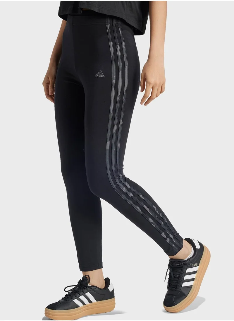 adidas ليجنز 7/8 بطبعة التمويه بثلاث خطوط أساسية