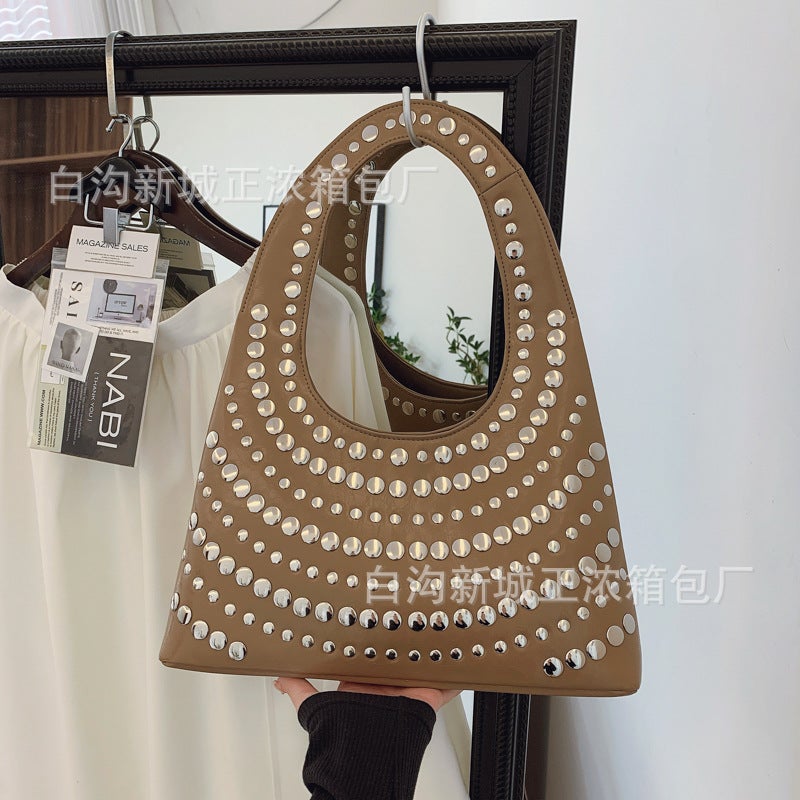 Fashion Women'S Bag 2025 Casual Stylish Trendy Rivet Armpit Bag Ins Texture Popular Single Shoulder Crossbody Bag - Image 4