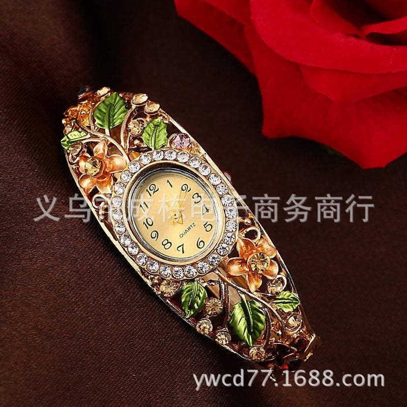 Women’s watch, Hong Kong‑style fashion timepiece, versatile international‑trade design, petite and niche high‑end bracelet watch, minimalist yet luxurious.