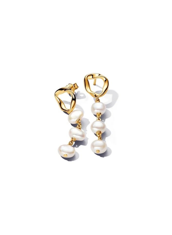 دورا أقراط متدلية من اللؤلؤ المزروع في المياه العذبة والمعالج بطريقة باروكية على شكل دائرة عضوية