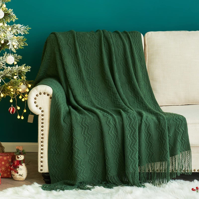MIULEE Christmas Dark Green Knitted Throw Blanket for Couch Boho Textured Cozy Woven Blanket with Tassels for Sofa Chair Bed Living Room Acrylic Wave Pattern 50x60