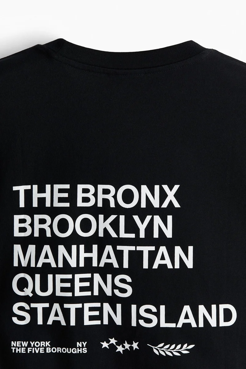 اتش اند ام تيشيرت مطبوع بقصة واسعة