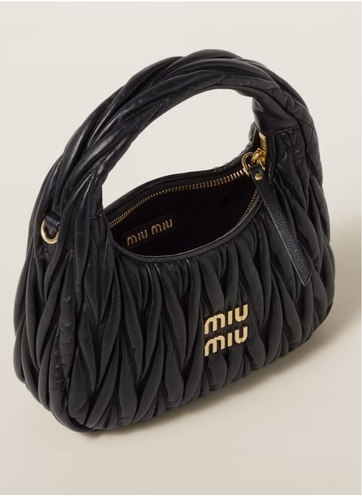مياو مياو حقيبة كتف هوبو من MIU Wander مصنوعة من جلد النابا المبطن  - Image 4