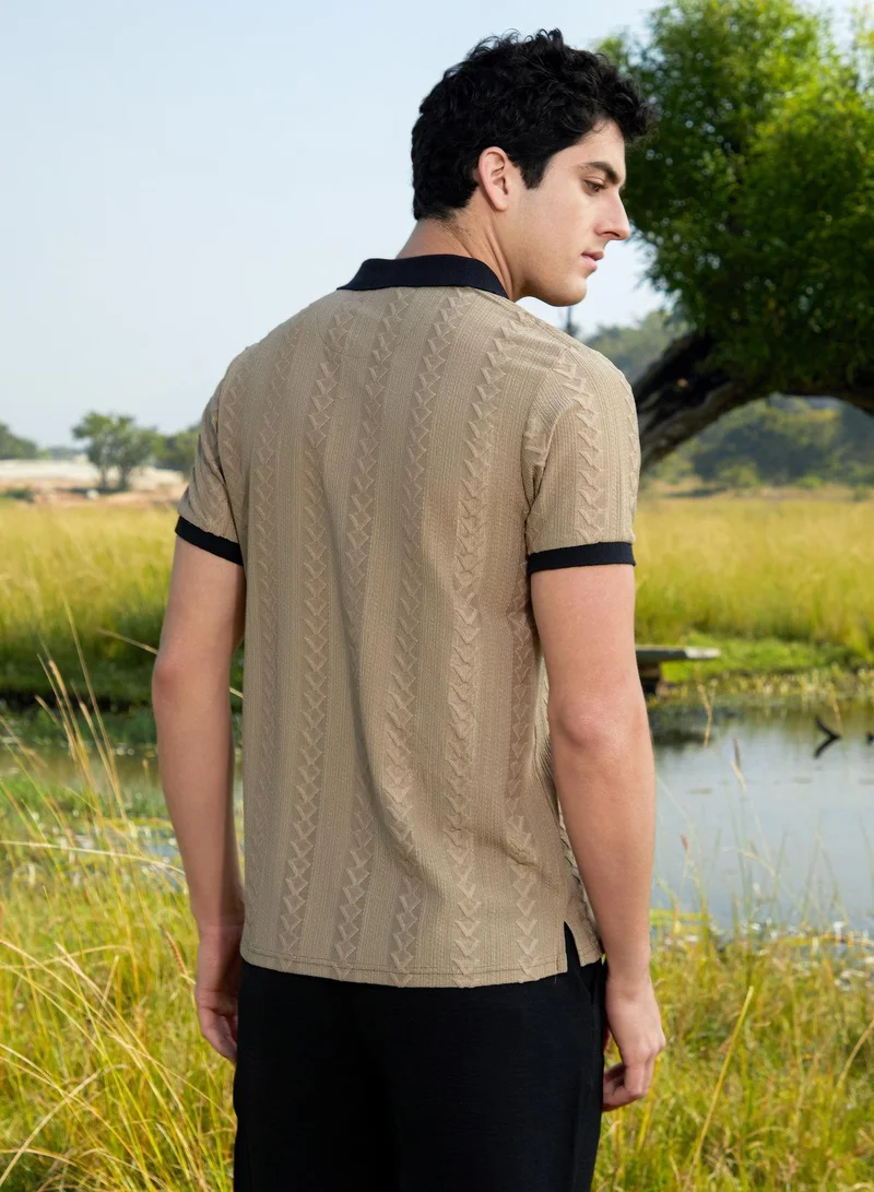 Campus Sutra Men's Camel Beige & Onyx Black Arc-Tactile Polo T-Shirt