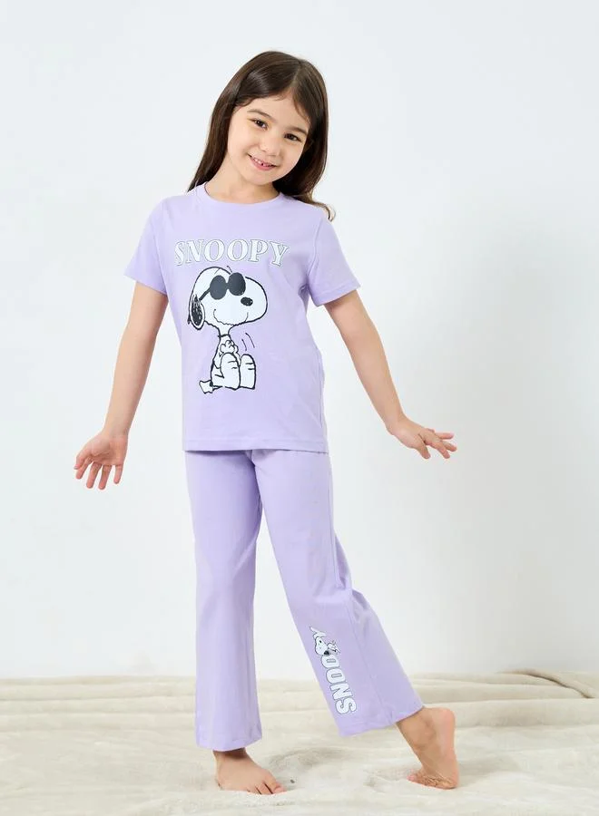 Styli Styli Girls Snoopy Graphic T-Shirt and Pants Set