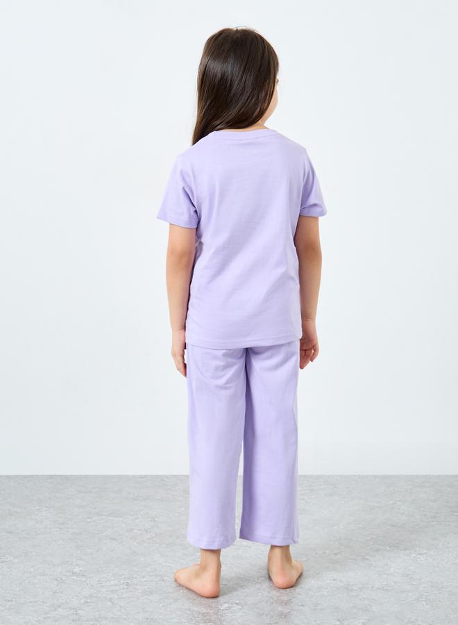 ستايلي طقم من بنطال بيجاما وتيشيرت بطبعة سنوبي - Image 5