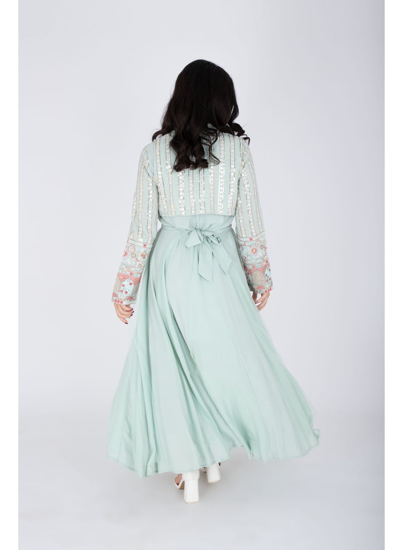 اكسا فستان مطرز بنقوش عصرية من قطعتين - Image 3