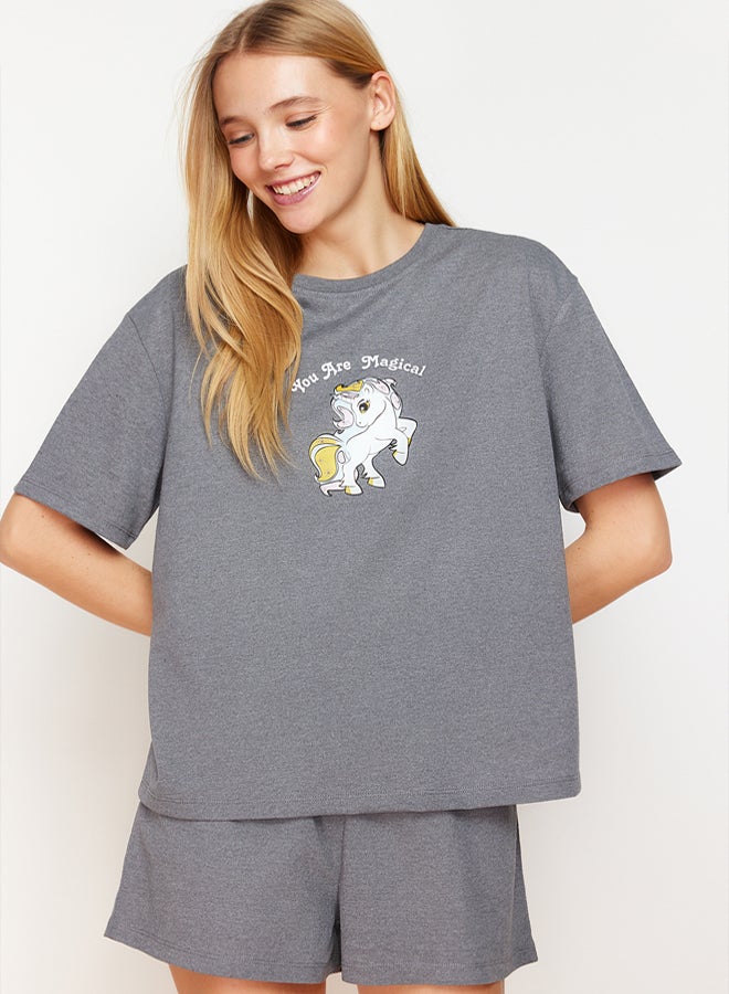 trendyol Grey Melange Printed Knitted Pajama Set with Shorts - Image 4