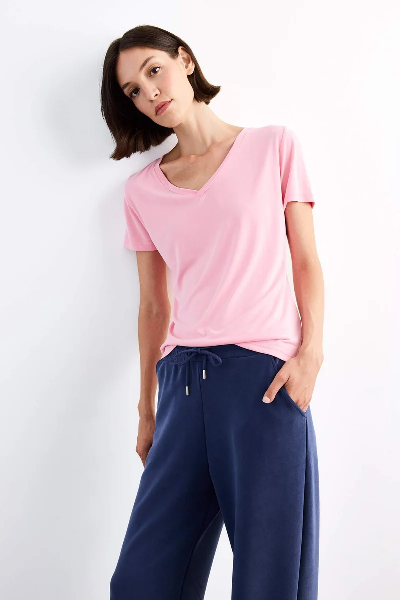 ديفاكتو V-Neck Modal Short Sleeve T-Shirt