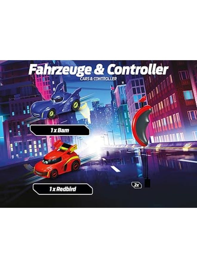 كاريرا فيرست دي سي باتويلز "ريدي تو رول" – مجموعة مضمار سباق بطول 2.9 متر | سيارات مرخصة بمقياس 1:50 | لعبة سباق كهربائية ثنائية اللاعبين مع منعطفات وإكسسوارات | للأطفال من عمر 3 سنوات فما فوق وللكبار | موديل 20063048 - Image 3