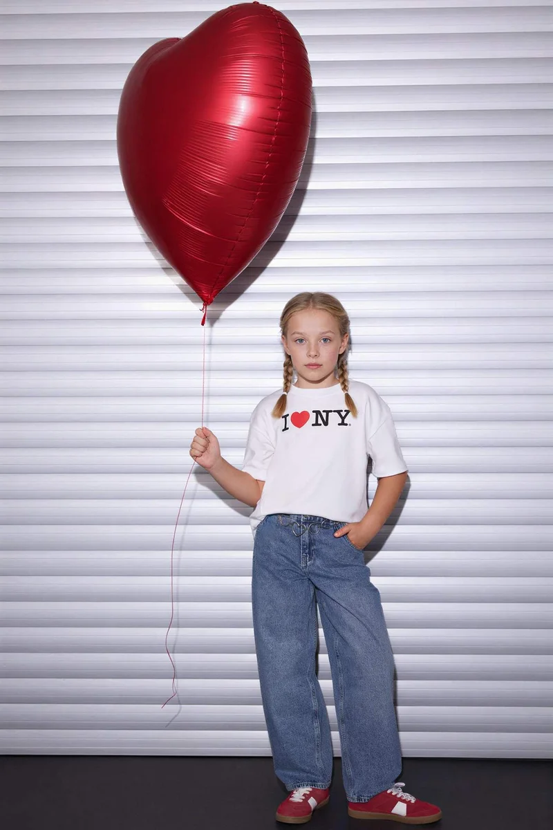 ديفاكتو Girl I Love NY Oversize T-Shirt