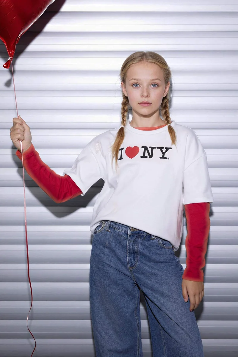 ديفاكتو Girl I Love NY Oversize T-Shirt