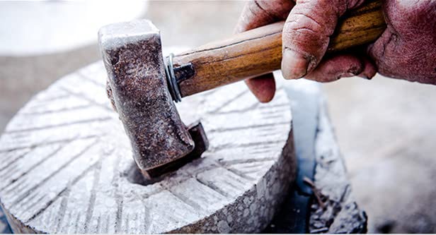 Kamelar.Lava Hand stone mill, bluestone stone mill, hand mill, hand home old mill, suitable for grain, beans and barley.The millstone is 6.7 inches in diameter.Stainless steel bracket, wood handle. - Image 5