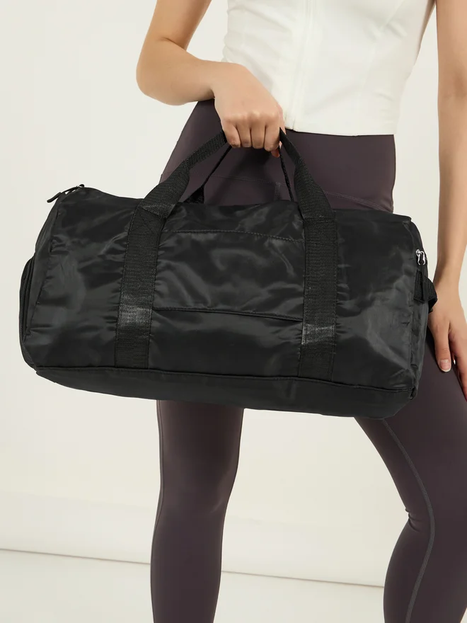 Styli Styli Plain Gym Bag with Zip Pocket
