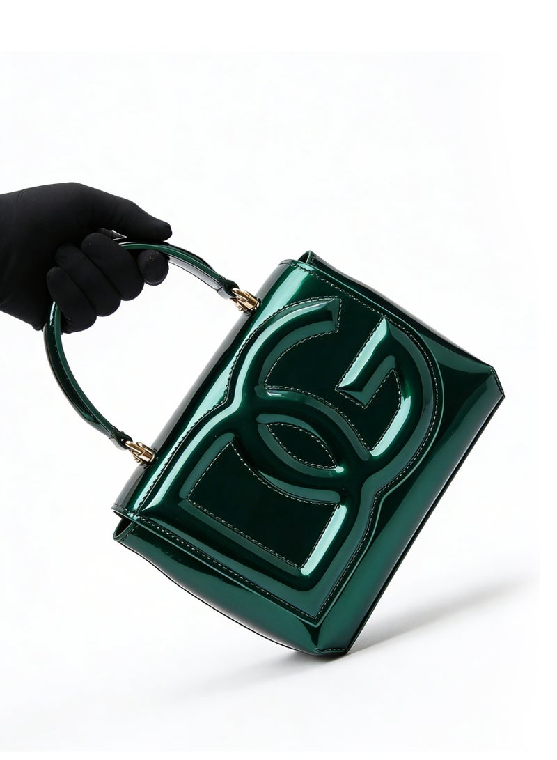 دي آند جي D&G green patent leather handbag with high sense D&G logo standard mini slung small square bag. - Image 4