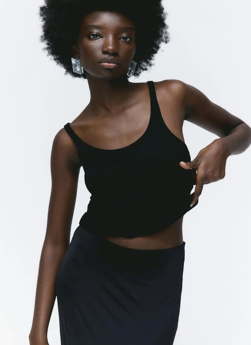 اتش اند ام جيبة جيرسي