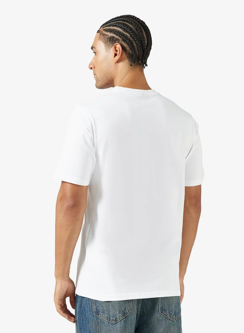 سفنتي فايف تيشيرت بطباعة جرافيك