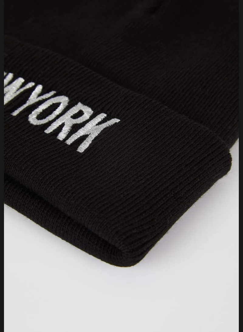DeFacto New York Print Knit Beanie