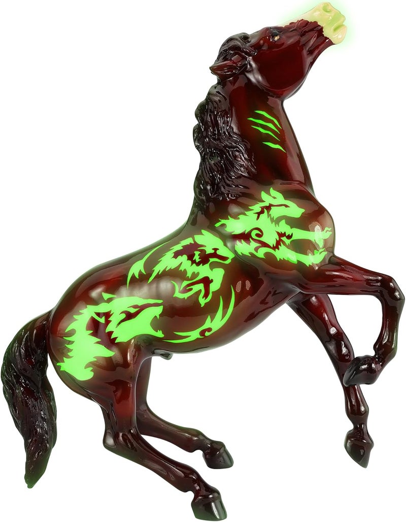 Breyer حصان هالوين بيوولف 2024 من سلسلة بريير التقليدية - تمثال حصان يتوهج في الظلام نموذج BTR10118 - Image 3