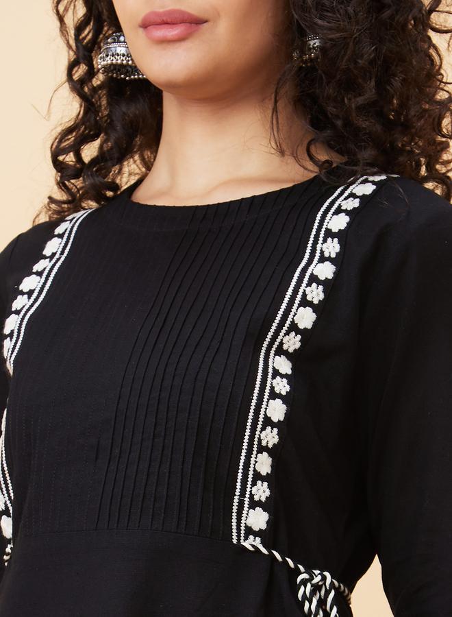 Globus Embroidered Round Neck Cotton Straight Kurta - Image 5