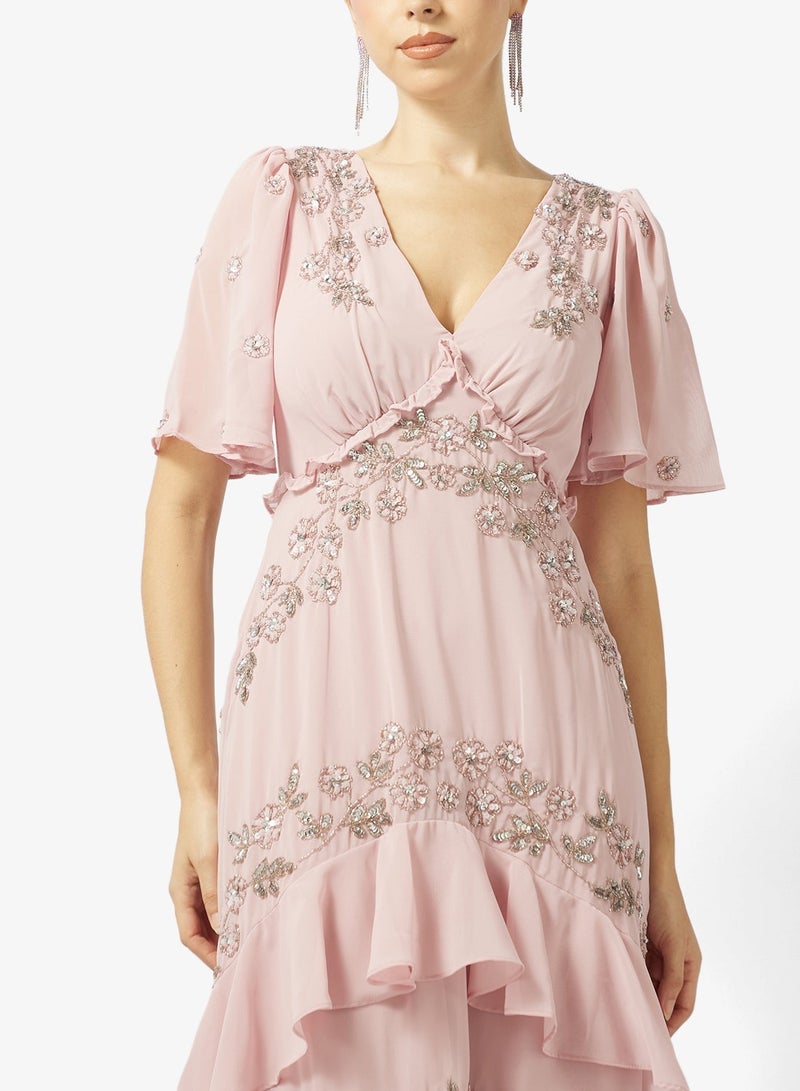 مايا فستان ماكسي بأكمام قصيرة مزين بكشكشة - Image 3