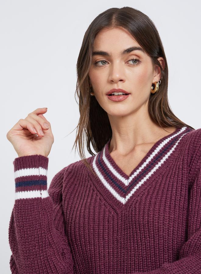 Styli Burgundy V-Neck Knitted Striped Sweater - Image 3