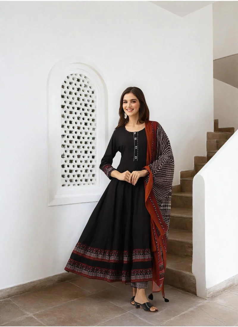 آي شين Women's Black Rayon Embellished Tunic Full Length Casual Straight Fit Kurta Set