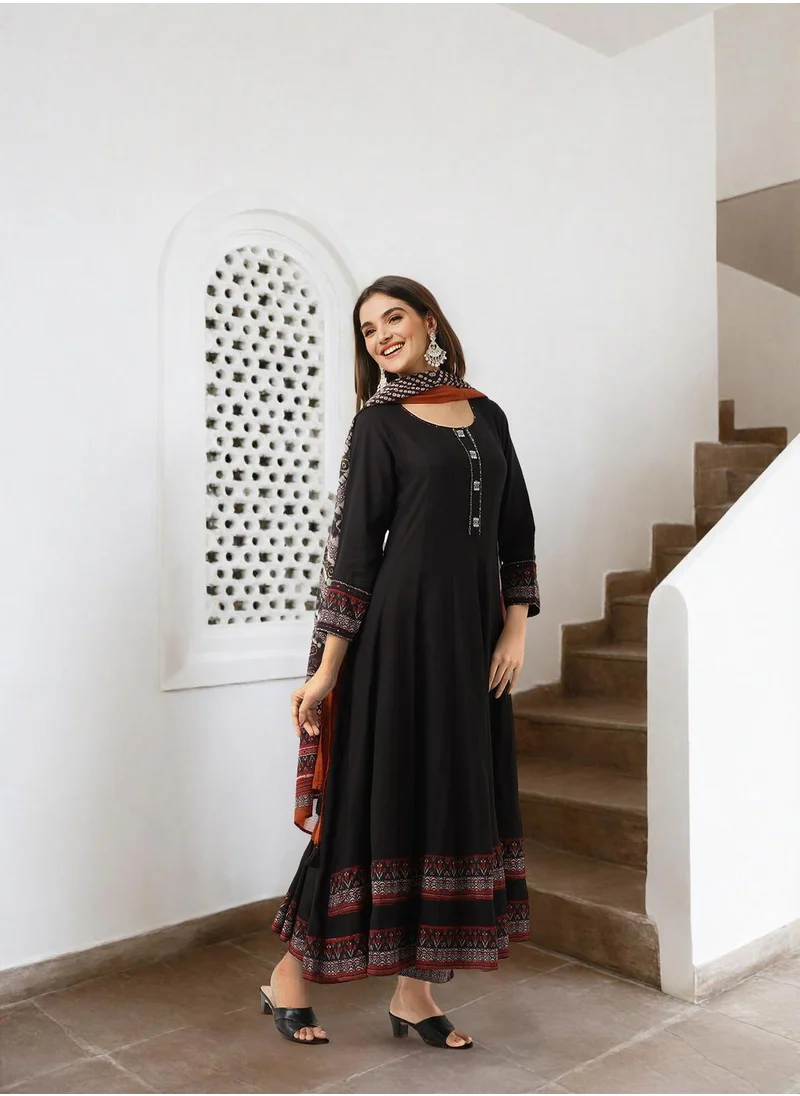 آي شين Women's Black Rayon Embellished Tunic Full Length Casual Straight Fit Kurta Set