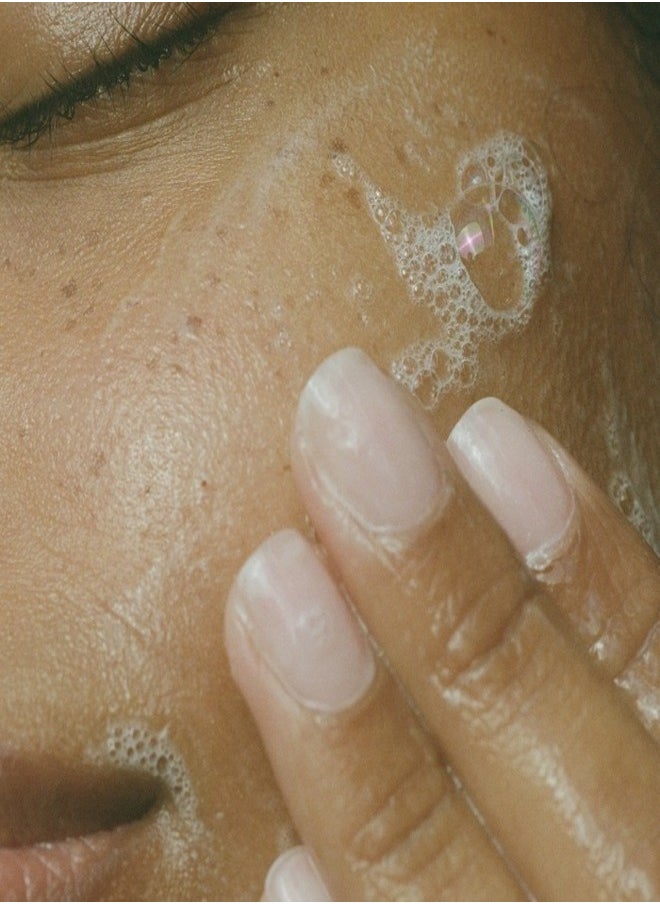 SUMMER FRIDAYS Summer Fridays Super Amino Cleansing Gel 150ml – Gentle, Hydrating Cleanser for All Skin Types  - Image 5