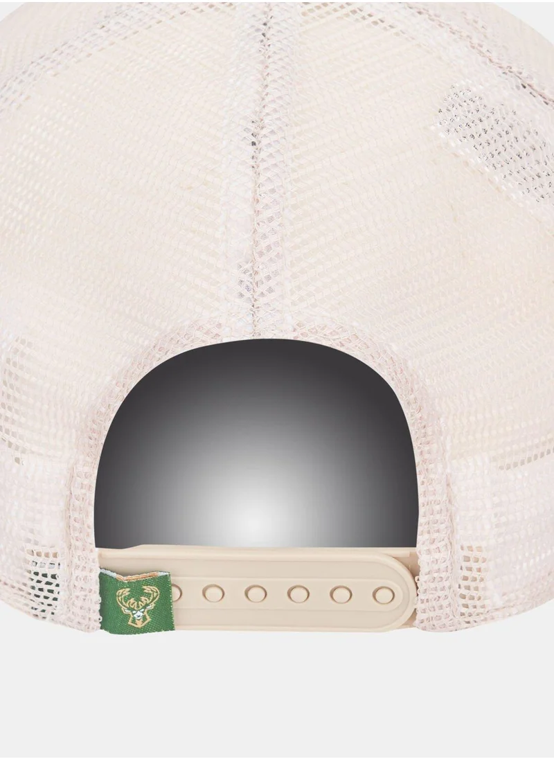 NEW ERA Men's NBA Milwaukee Bucks Logo Trucker Cap