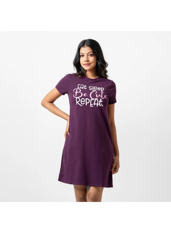 Aadaraya Aadaraya Slogan Print Sleepshirt with Short Sleeves and Crew Neck