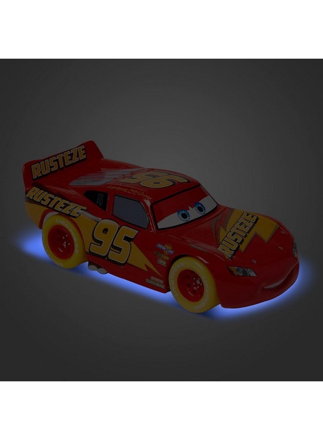 Disney store مجموعة سيارات ديزني ستور الرسمية القابلة للسحب والمضيئة - تضم لايتنينغ ماكوين، جاكسون ستورم، تشيس ريسلوت - مجموعة الأضواء النيون مع سيارات داي كاست القابلة للسحب والمضيئة - Image 4