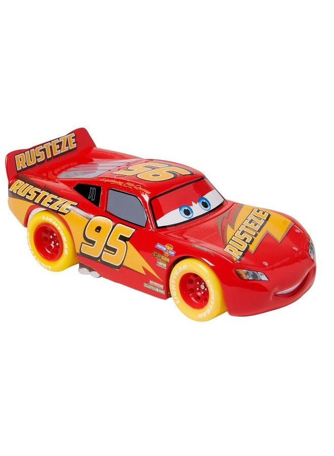 Disney store مجموعة سيارات ديزني ستور الرسمية القابلة للسحب والمضيئة - تضم لايتنينغ ماكوين، جاكسون ستورم، تشيس ريسلوت - مجموعة الأضواء النيون مع سيارات داي كاست القابلة للسحب والمضيئة - Image 3