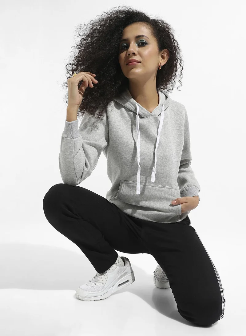 Campus Sutra Women's Light Grey Pullover Hoodie With Kangaroo Pockets